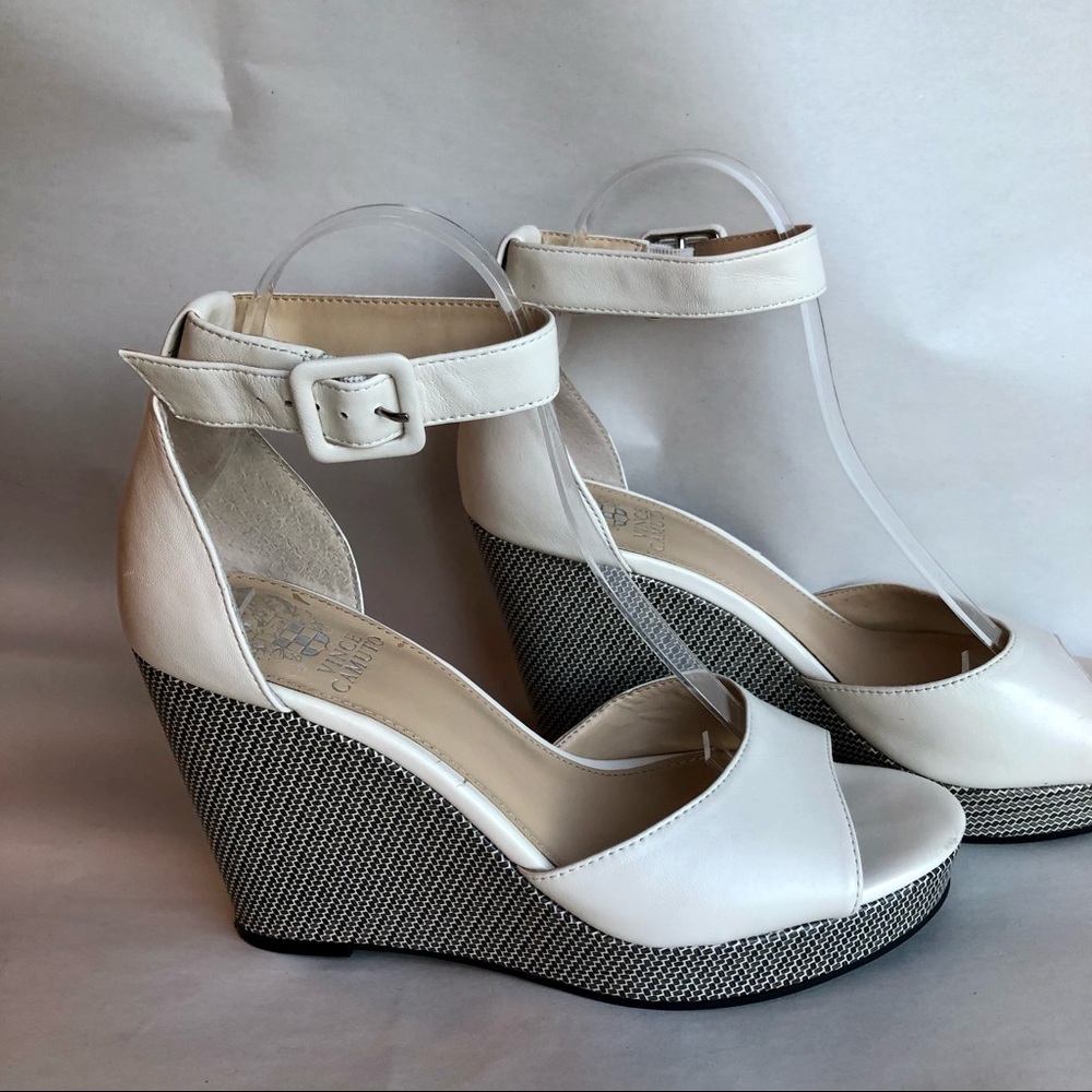 Vince Camuto Size 8 Iashana Wedge Sandal
